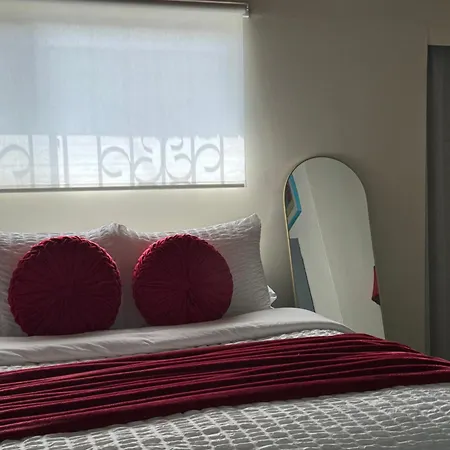 Cute Studio In The Heart Of Weho
